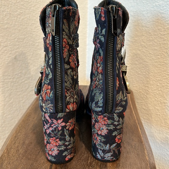 Badgley Mischka Collection Morrisey Brocade Bootie Size 81/2 - Picture 6 of 13